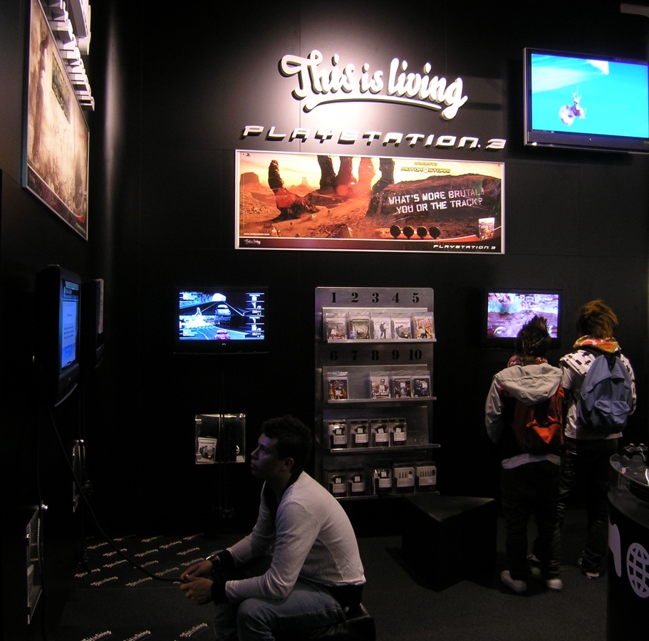 PlayStation 3 Danmark (game room), Fona, Strøget
